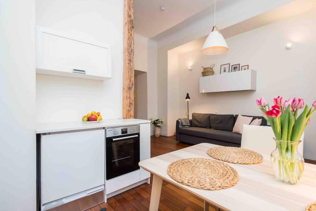 Best Location, Beautiful And Quiet Old Town Apt. Tallinn Exterior photo